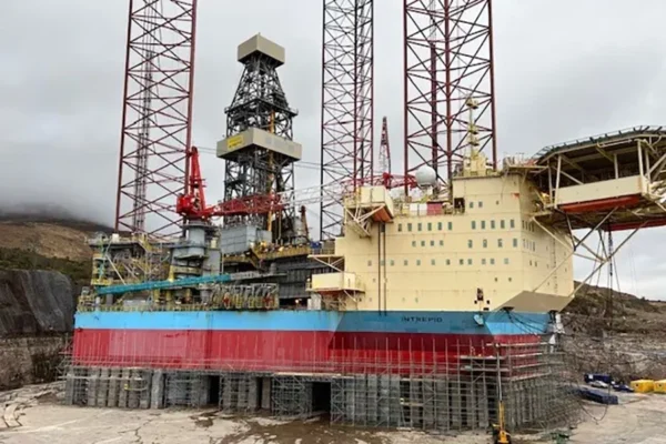 A busy day at Kishorn Port in the Dry Dock!